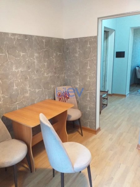 Aylıq Kirayə 2 otaqlı Köhnə Tikili bina evi  50m², Bakı