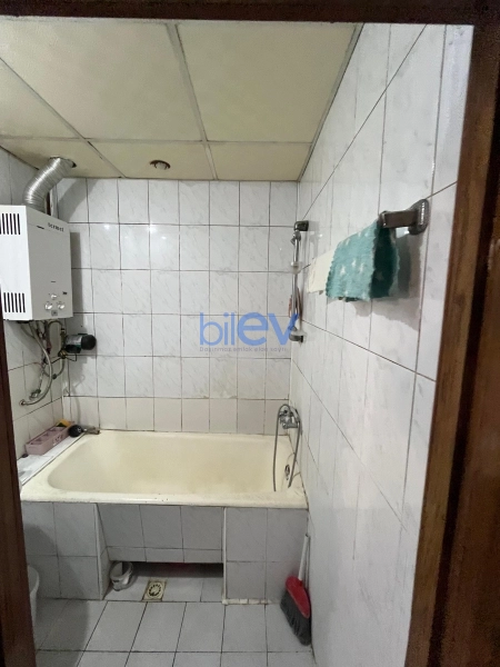 Aylıq Kirayə 2 otaqlı Köhnə Tikili bina evi  60m², Bakı