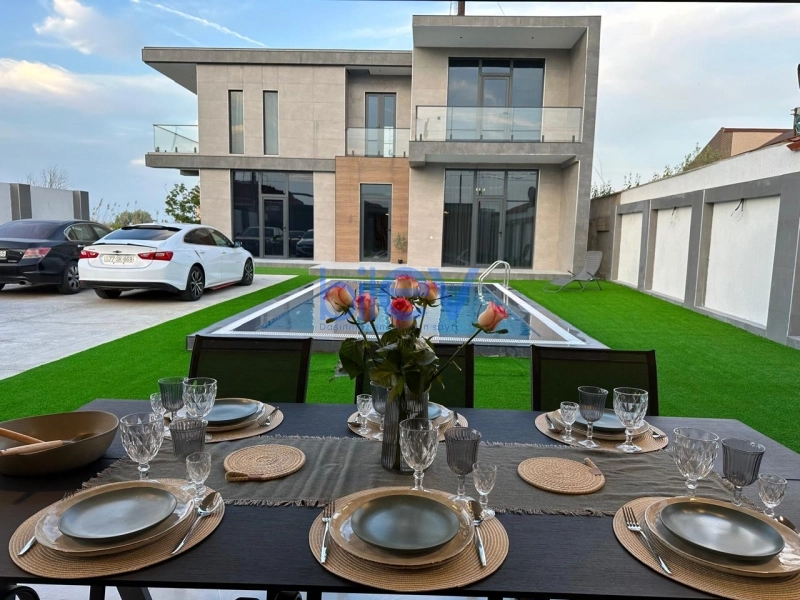 Günlük Kirayə 4 otaqlı Bağ evi  320m², Bakı