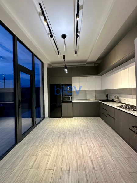 Günlük Kirayə 4 otaqlı Bağ evi  320m², Bakı