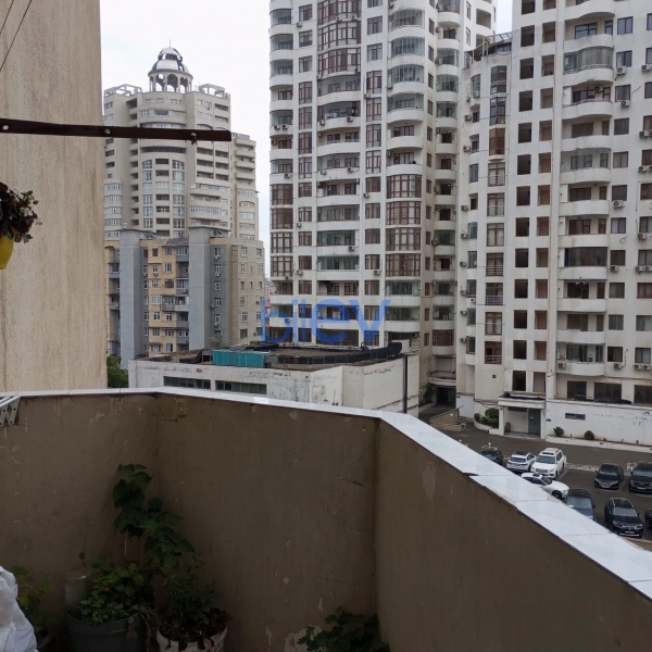Satış 3 otaqlı Yeni Tikili bina evi  140m², Bakı