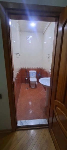 Aylıq Kirayə 3 otaqlı Yeni Tikili bina evi  160m², Bakı