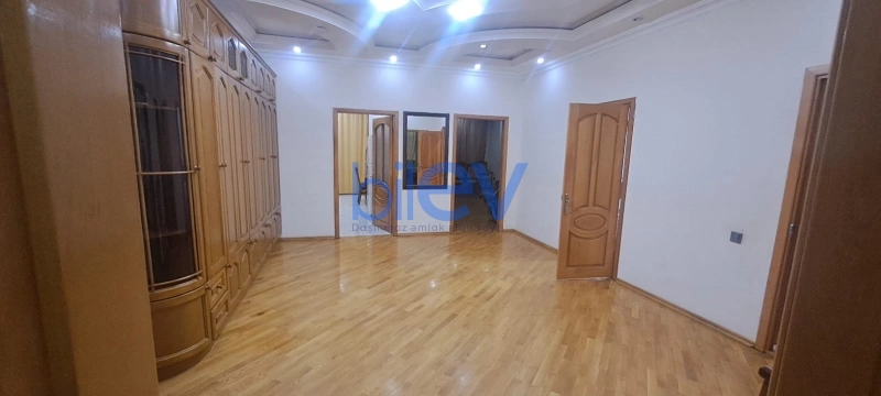 Aylıq Kirayə 3 otaqlı Yeni Tikili bina evi  160m², Bakı