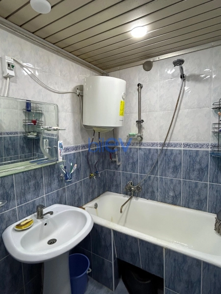 Aylıq Kirayə 3 otaqlı Köhnə Tikili bina evi  65m², Bakı