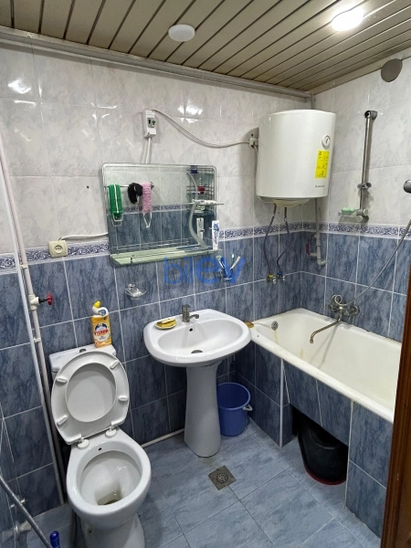 Aylıq Kirayə 3 otaqlı Köhnə Tikili bina evi  65m², Bakı