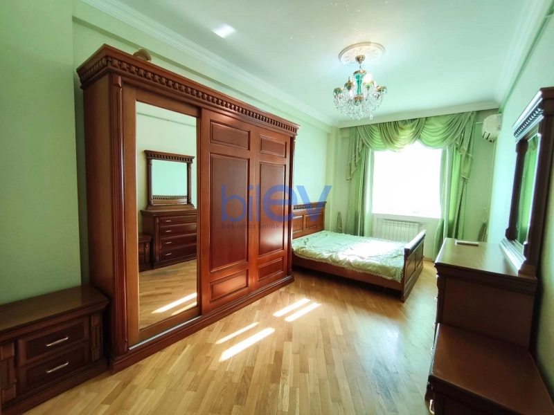 Aylıq Kirayə 3 otaqlı Yeni Tikili bina evi  100m², Bakı