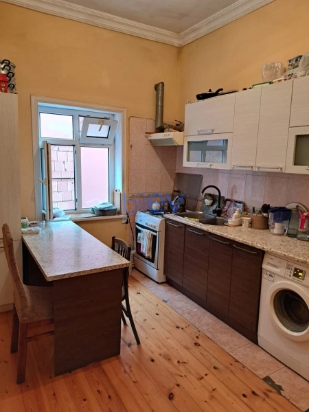 Satış 9 otaqlı Həyət evi  320m², Bakı