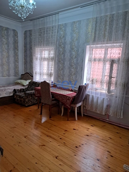 Satış 9 otaqlı Həyət evi  320m², Bakı