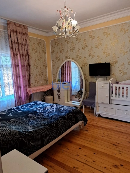 Satış 9 otaqlı Həyət evi  320m², Bakı