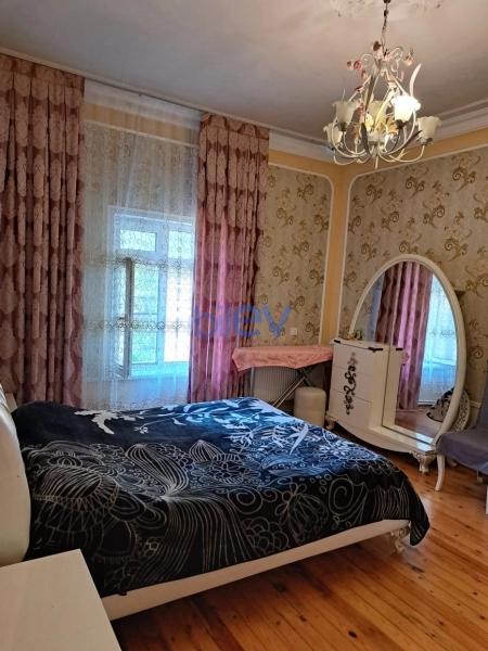 Satış 9 otaqlı Həyət evi  320m², Bakı