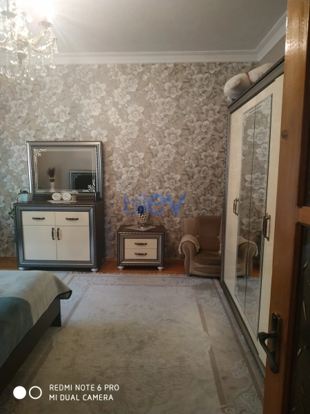 Satış 9 otaqlı Həyət evi  320m², Bakı