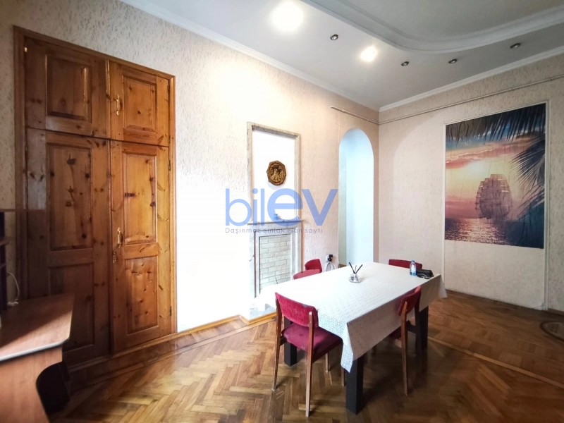 Aylıq Kirayə 4 otaqlı Köhnə Tikili bina evi  120m², Bakı