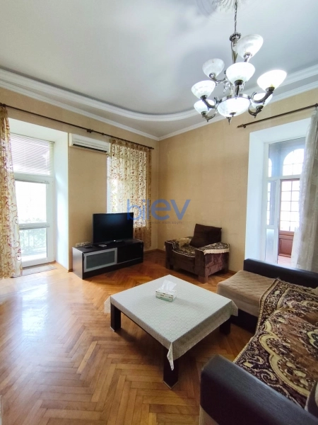 Aylıq Kirayə 4 otaqlı Köhnə Tikili bina evi  120m², Bakı