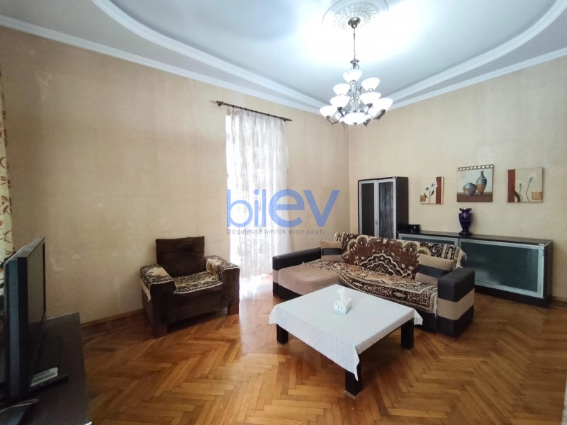 Aylıq Kirayə 4 otaqlı Köhnə Tikili bina evi  120m², Bakı