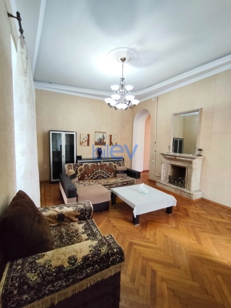 Aylıq Kirayə 4 otaqlı Köhnə Tikili bina evi  120m², Bakı