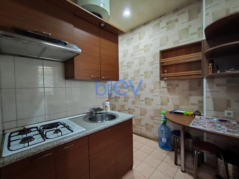 Aylıq Kirayə 4 otaqlı Köhnə Tikili bina evi  120m², Bakı