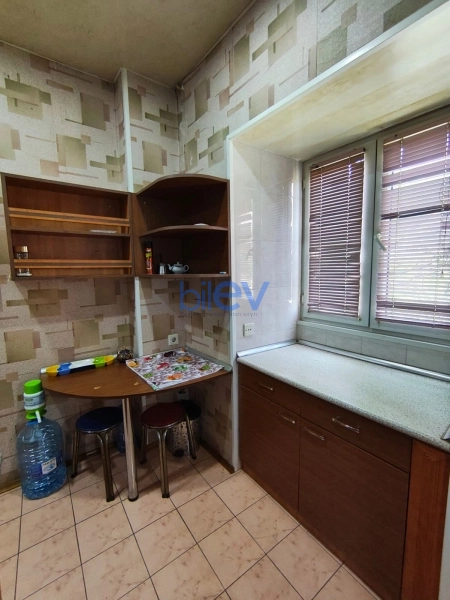 Aylıq Kirayə 4 otaqlı Köhnə Tikili bina evi  120m², Bakı