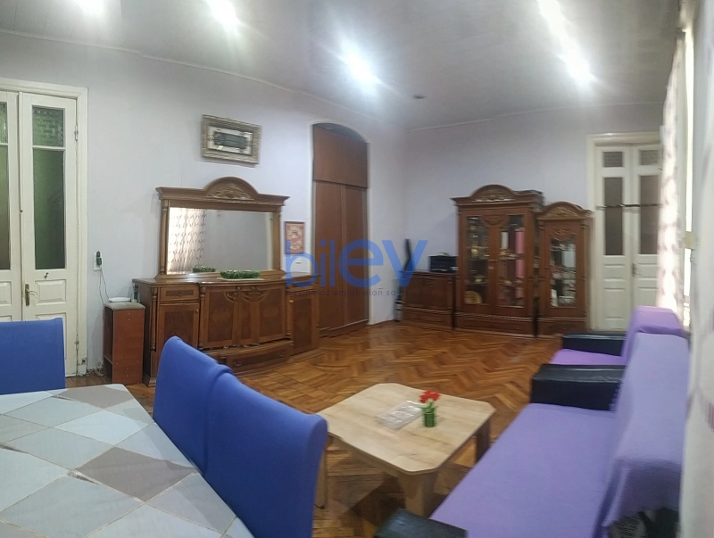 Satış 3 otaqlı Köhnə Tikili bina evi  75m², Bakı