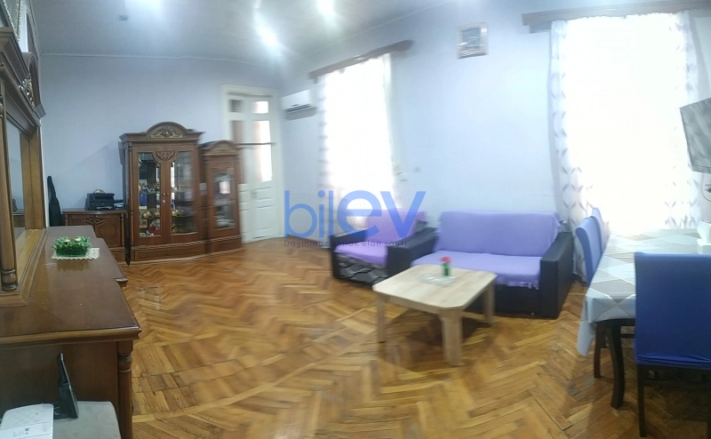 Satış 3 otaqlı Köhnə Tikili bina evi  75m², Bakı