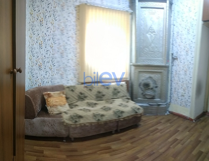 Satış 3 otaqlı Köhnə Tikili bina evi  75m², Bakı
