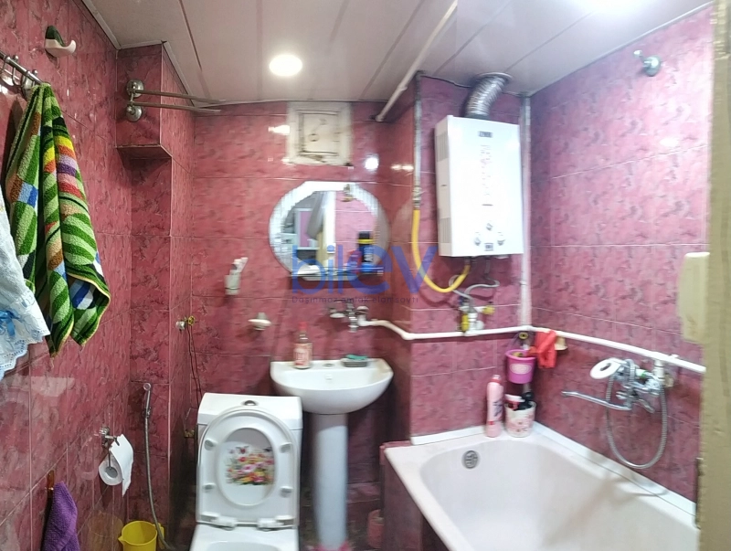 Satış 3 otaqlı Köhnə Tikili bina evi  75m², Bakı