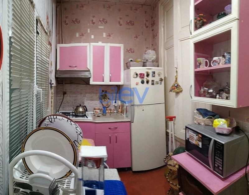 Satış 3 otaqlı Köhnə Tikili bina evi  75m², Bakı