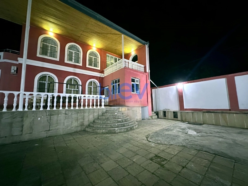 Günlük Kirayə 5 otaqlı Bağ evi  210m², Bakı