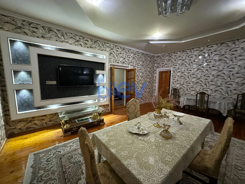 Günlük Kirayə 5 otaqlı Bağ evi  210m², Bakı