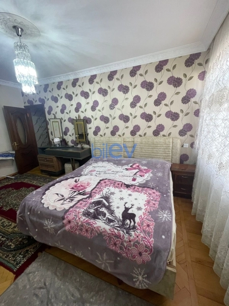 Satış 3 otaqlı Köhnə Tikili bina evi  75m², Bakı