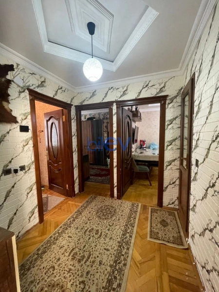 Satış 3 otaqlı Köhnə Tikili bina evi  75m², Bakı