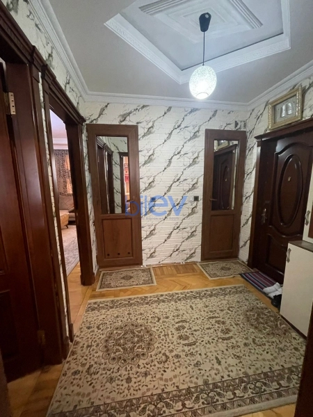 Satış 3 otaqlı Köhnə Tikili bina evi  75m², Bakı