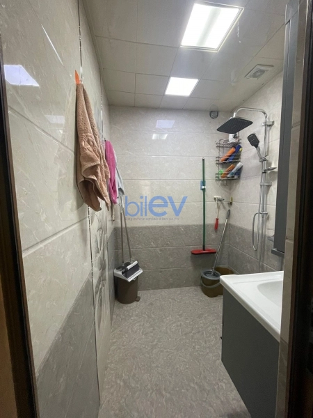Satış 3 otaqlı Köhnə Tikili bina evi  75m², Bakı