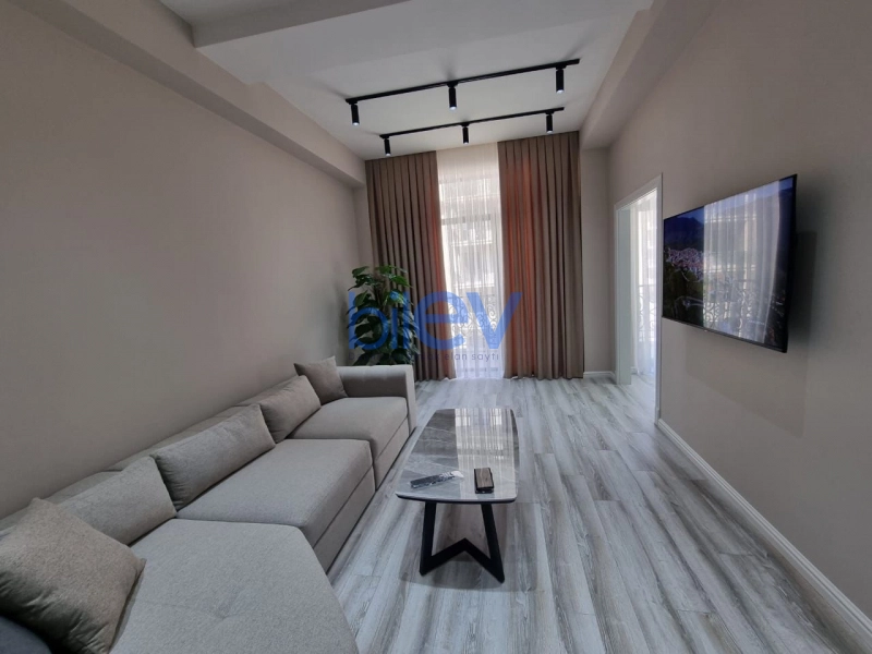 Aylıq Kirayə 2 otaqlı Köhnə Tikili bina evi  90m², Bakı