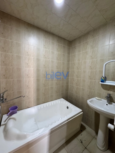 Aylıq Kirayə 3 otaqlı Yeni Tikili bina evi  85m², Bakı