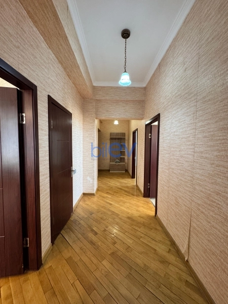 Aylıq Kirayə 3 otaqlı Yeni Tikili bina evi  85m², Bakı