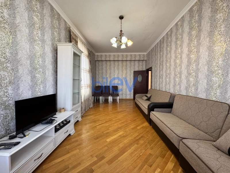 Aylıq Kirayə 3 otaqlı Yeni Tikili bina evi  85m², Bakı