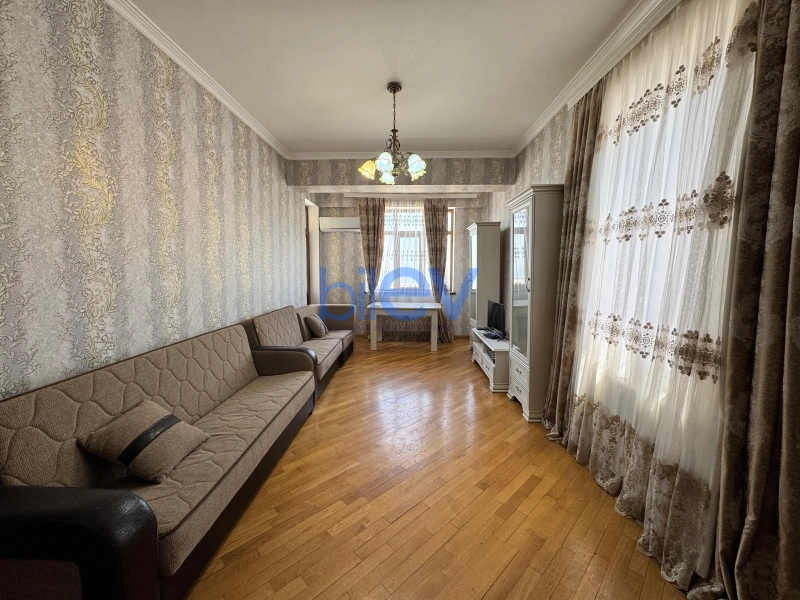 Aylıq Kirayə 3 otaqlı Yeni Tikili bina evi  85m², Bakı