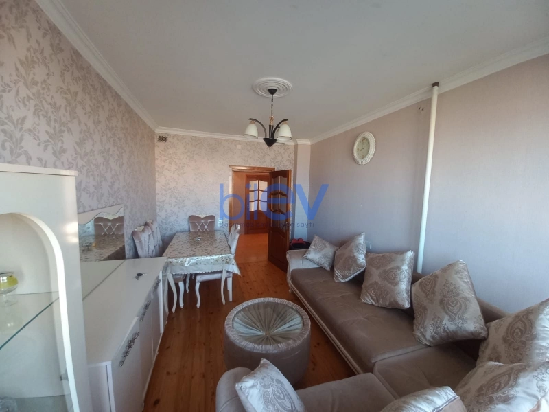 Aylıq Kirayə 3 otaqlı Köhnə Tikili bina evi  80m², Bakı