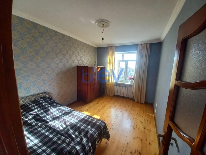 Aylıq Kirayə 3 otaqlı Köhnə Tikili bina evi  80m², Bakı
