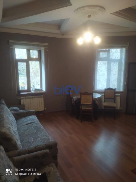 Aylıq Kirayə 2 otaqlı Köhnə Tikili bina evi  62m², Bakı