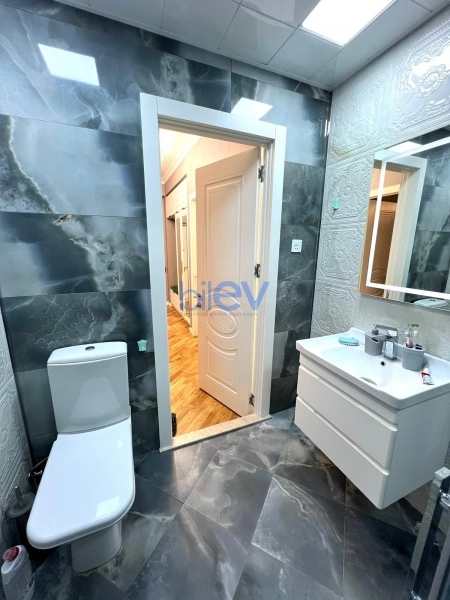 Aylıq Kirayə 3 otaqlı Yeni Tikili bina evi  120m², Bakı