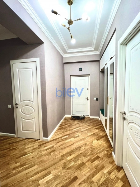 Aylıq Kirayə 3 otaqlı Yeni Tikili bina evi  120m², Bakı