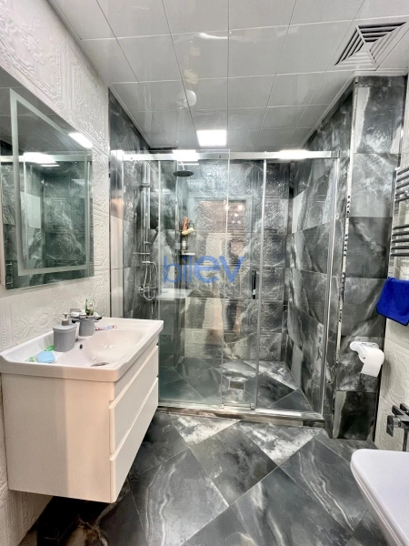 Aylıq Kirayə 3 otaqlı Yeni Tikili bina evi  120m², Bakı