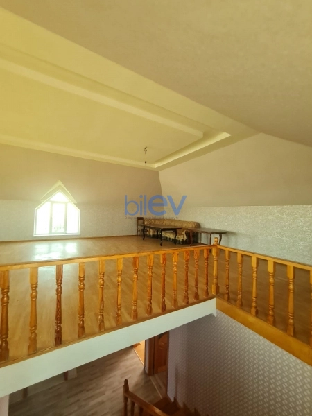 Satış 8 otaqlı Həyət evi  300m², Bakı