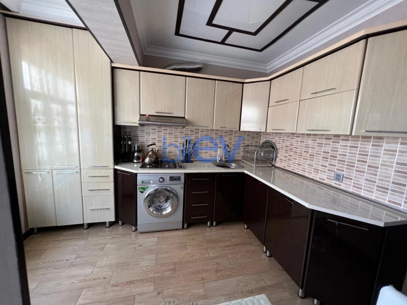 Satış 3 otaqlı Köhnə Tikili bina evi  80m², Bakı