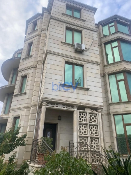 Satış 8 otaqlı Villa  1000m², Bakı