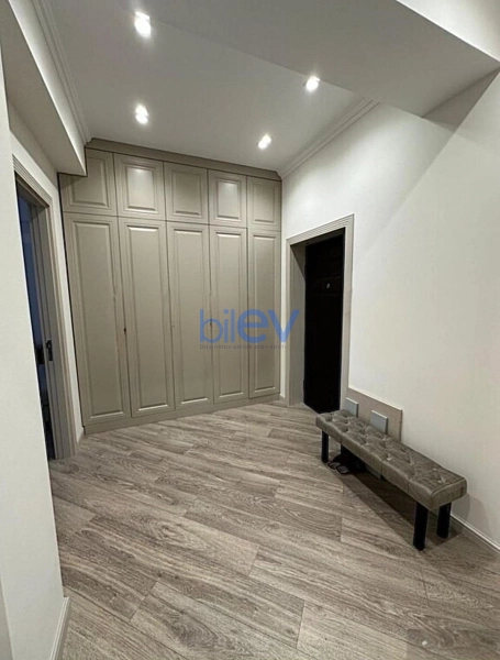 Aylıq Kirayə 2 otaqlı Yeni Tikili bina evi  110m², Bakı