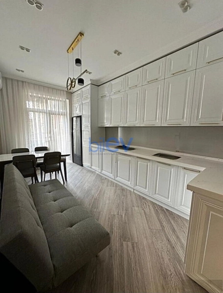 Aylıq Kirayə 2 otaqlı Yeni Tikili bina evi  110m², Bakı