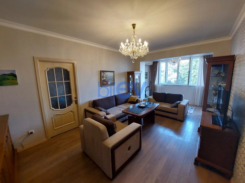 Aylıq Kirayə 3 otaqlı Köhnə Tikili bina evi  70m², Bakı