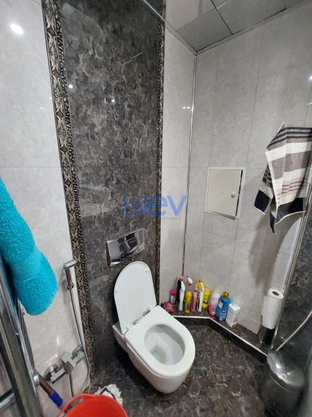 Aylıq Kirayə 3 otaqlı Köhnə Tikili bina evi  70m², Bakı